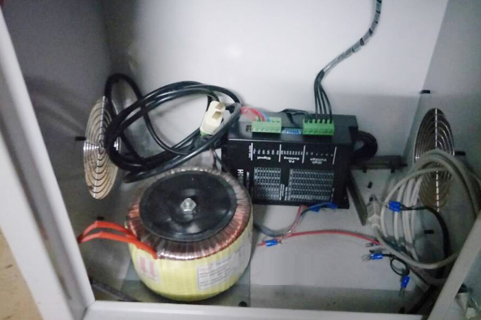 環(huán)型變壓器用于送料機(jī)上