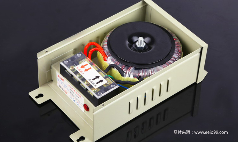 戶(hù)外壁掛式防雨變壓器