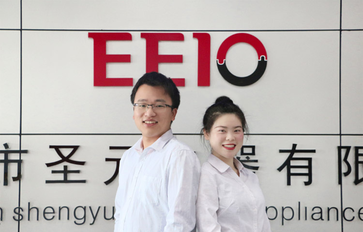 圣元電器伙伴前臺(tái)合影-帥氣可愛(ài)