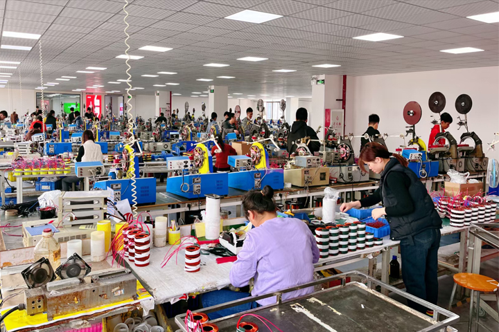 圣元電器生產(chǎn)車(chē)間一角