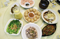 圣元電器小伙伴聚餐咯！