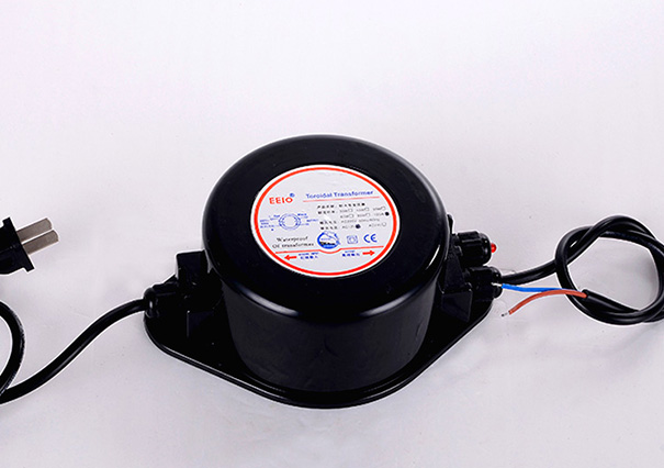 105W塑殼防水變壓器(220V變24V圓形防水變壓器廠家供應) 105W塑殼防水變壓器(220V變24V圓形防水變壓器廠家供應)