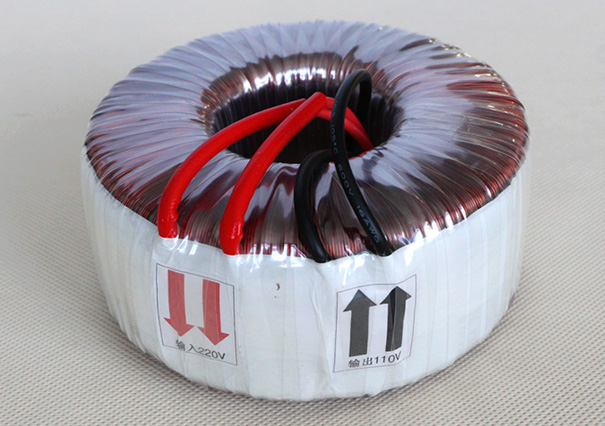 隔離變壓器EEIO-GL300W-220V/110V